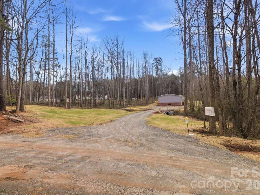 1685 Dawnview Lane, Lincolnton, NC 28092.  MLS# CAR4356599, YatesRealty ID 4057. 