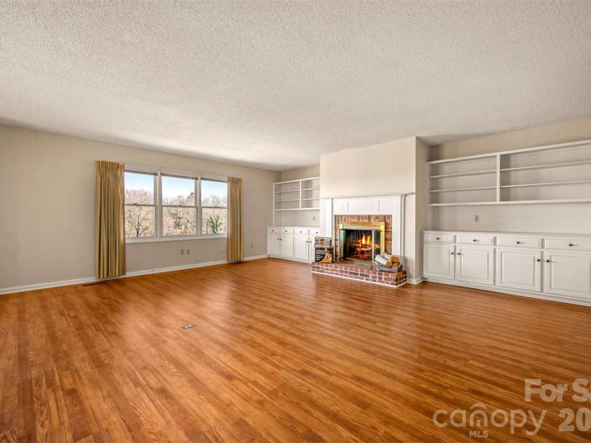 77 Chestnut Street, Tryon, NC 28782.  MLS# CAR4241972, YatesRealty ID 4057. 