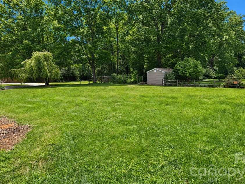 1857 8th Street Drive, Hickory, NC 28601.  MLS# CAR4409790, YatesRealty ID 40571. 