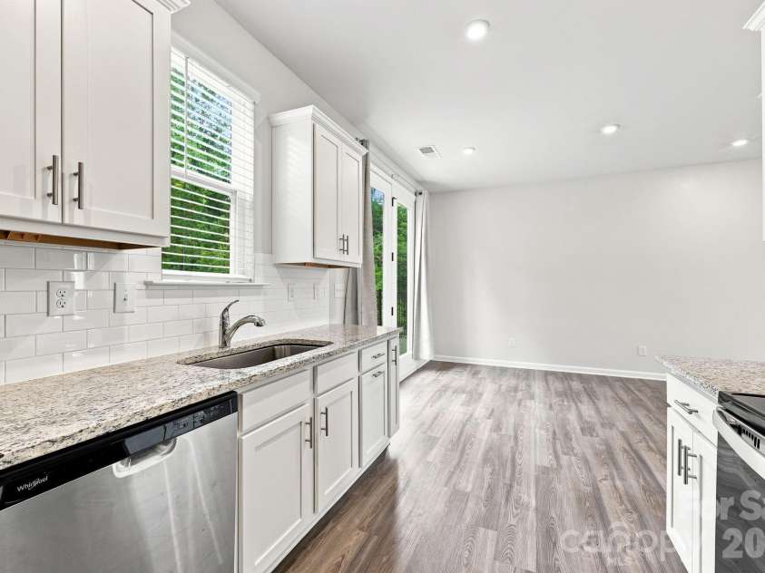 4816 Raspberry Knoll Drive, Charlotte, NC 28208.  MLS# CAR4405142, YatesRealty ID 40572. 