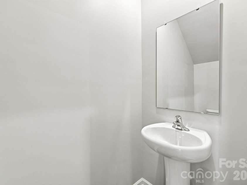 4816 Raspberry Knoll Drive, Charlotte, NC 28208.  MLS# CAR4405142, YatesRealty ID 40572. 