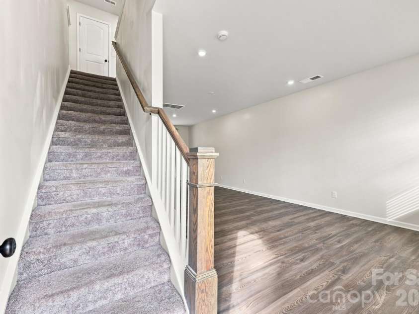 4816 Raspberry Knoll Drive, Charlotte, NC 28208.  MLS# CAR4405142, YatesRealty ID 40572. 