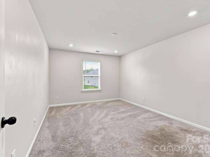 4816 Raspberry Knoll Drive, Charlotte, NC 28208.  MLS# CAR4405142, YatesRealty ID 40572. 