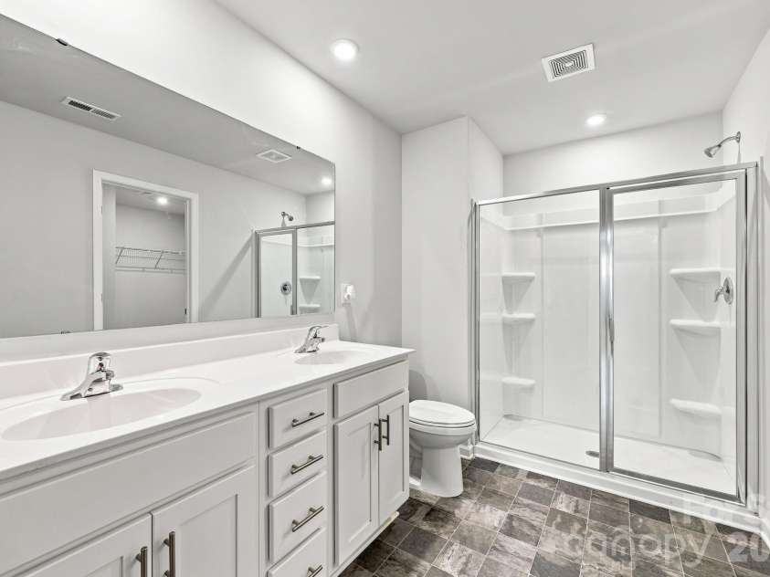 4816 Raspberry Knoll Drive, Charlotte, NC 28208.  MLS# CAR4405142, YatesRealty ID 40572. 