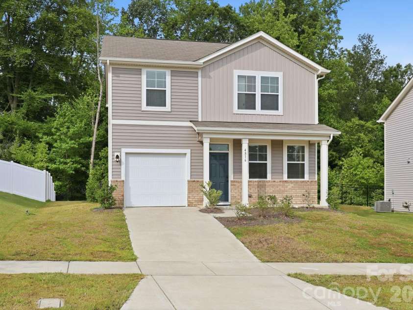 4816 Raspberry Knoll Drive, Charlotte, NC 28208.  MLS# CAR4405142, YatesRealty ID 40572. 