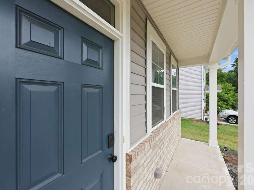 4816 Raspberry Knoll Drive, Charlotte, NC 28208.  MLS# CAR4405142, YatesRealty ID 40572. 