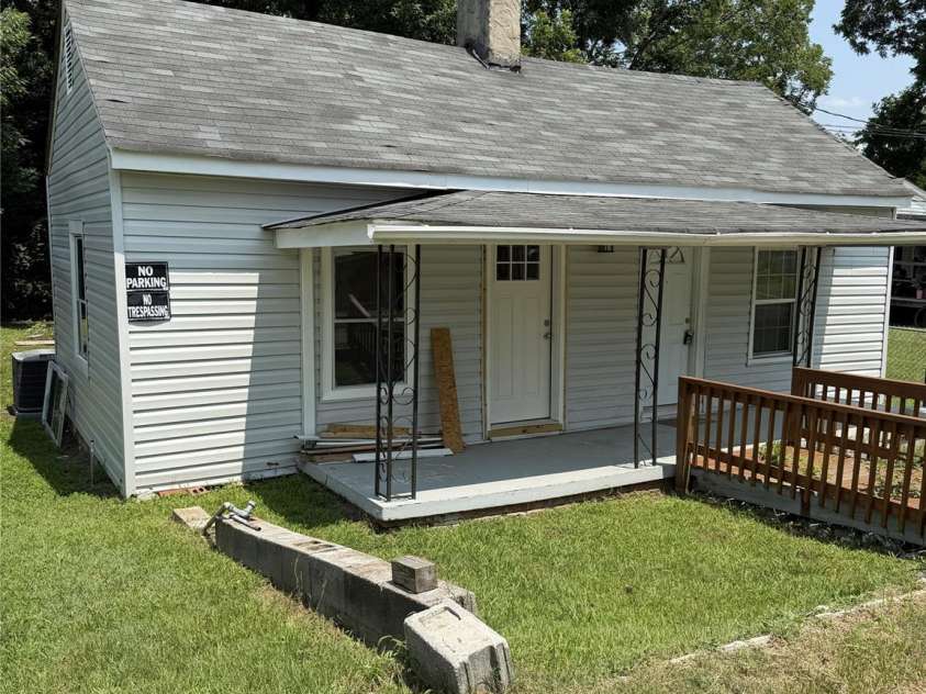 109 Starnes Street, Chester, SC 29706.  MLS# CAR4409202, YatesRealty ID 40574. 