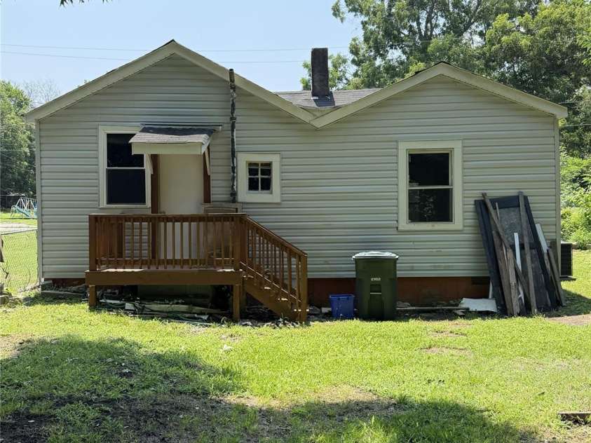 109 Starnes Street, Chester, SC 29706.  MLS# CAR4409202, YatesRealty ID 40574. 