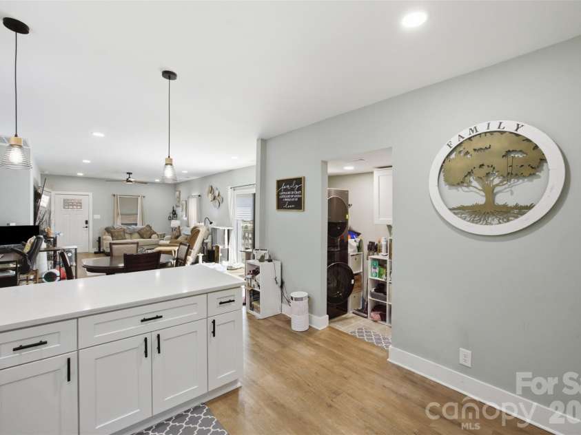 112 Pine Street, Shelby, NC 28152.  MLS# CAR4409314, YatesRealty ID 40577. 