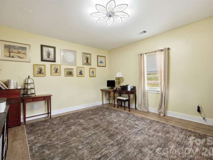 112 Pine Street, Shelby, NC 28152.  MLS# CAR4409314, YatesRealty ID 40577. 