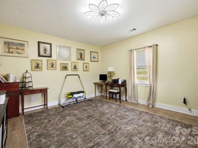 112 Pine Street, Shelby, NC 28152.  MLS# CAR4409314, YatesRealty ID 40577. 
