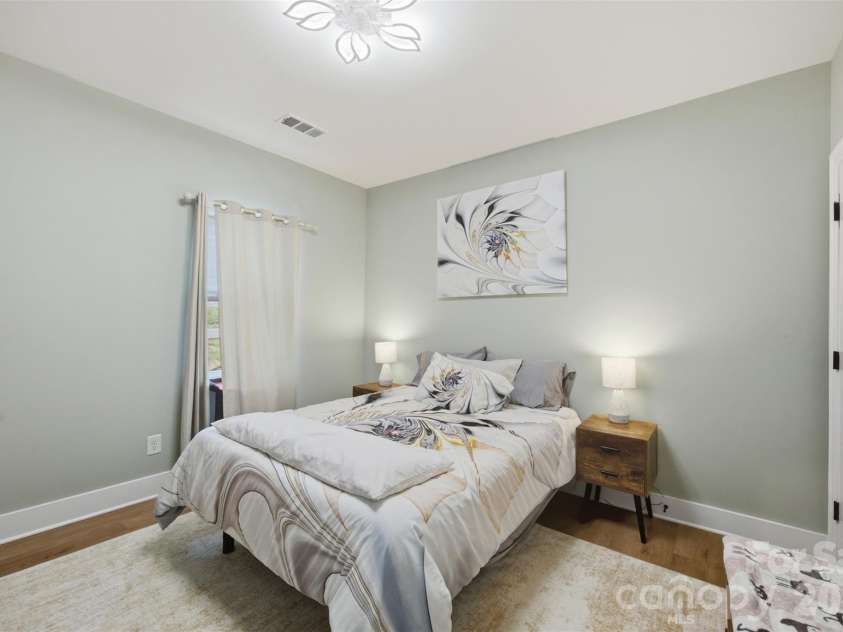 112 Pine Street, Shelby, NC 28152.  MLS# CAR4409314, YatesRealty ID 40577. 