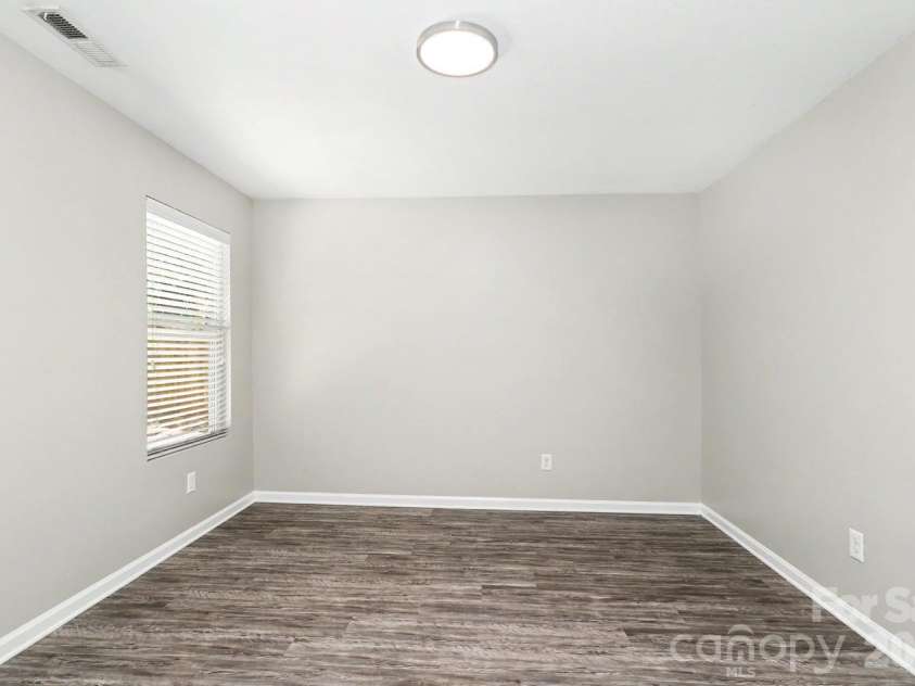 3219 Decapolis Drive, Charlotte, NC 28215.  MLS# CAR4409794, YatesRealty ID 40578. 