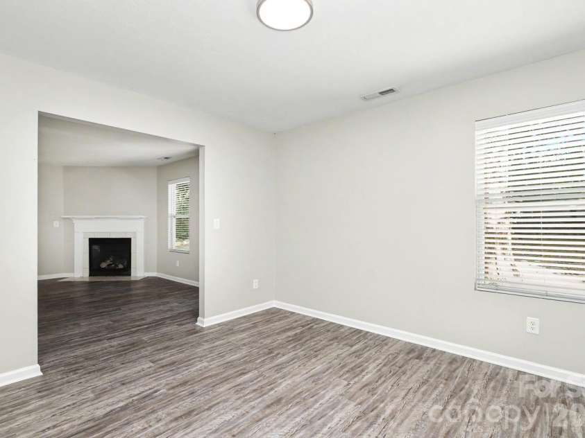 3219 Decapolis Drive, Charlotte, NC 28215.  MLS# CAR4409794, YatesRealty ID 40578. 