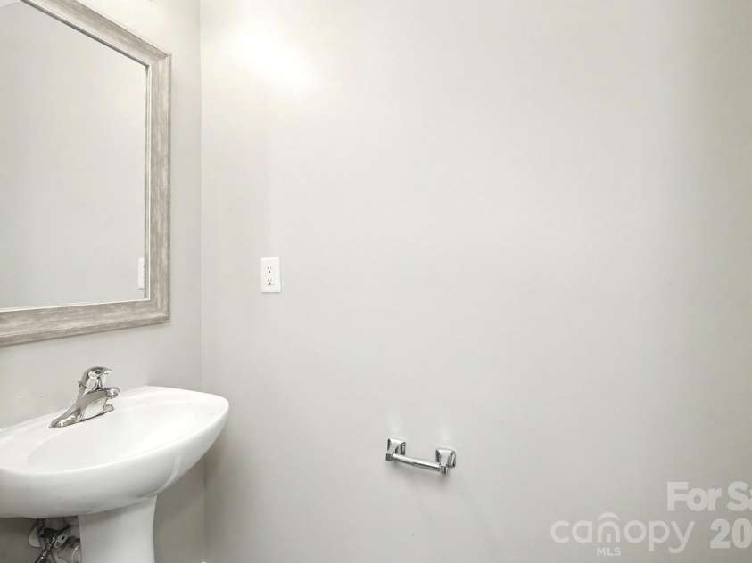 3219 Decapolis Drive, Charlotte, NC 28215.  MLS# CAR4409794, YatesRealty ID 40578. 