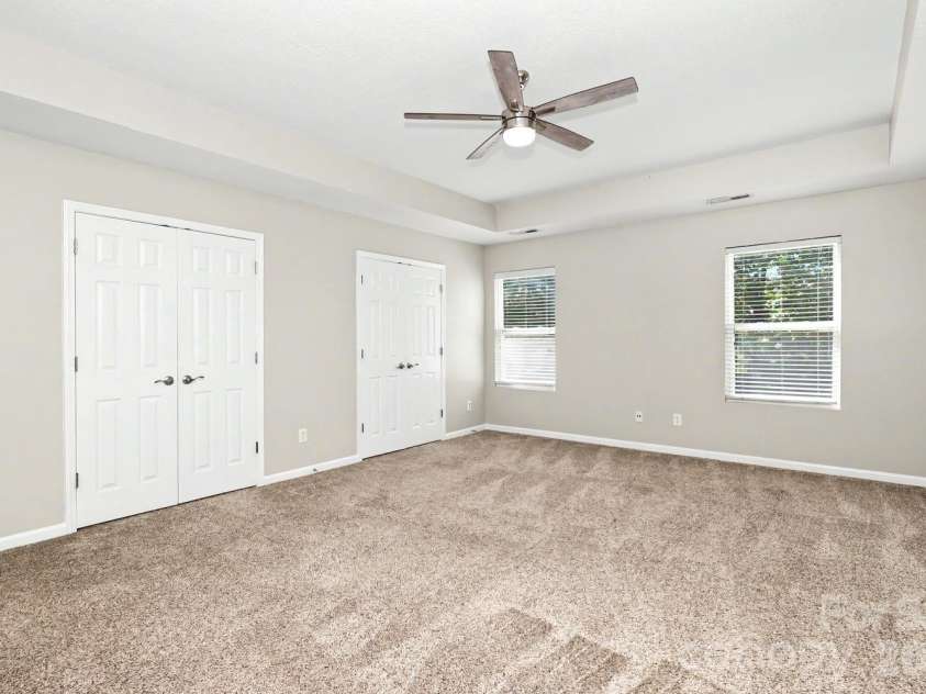 3219 Decapolis Drive, Charlotte, NC 28215.  MLS# CAR4409794, YatesRealty ID 40578. 