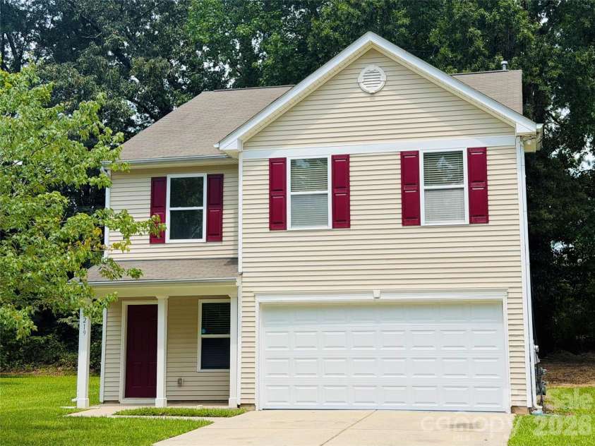 3219 Decapolis Drive, Charlotte, NC 28215.  MLS# CAR4409794, YatesRealty ID 40578. 