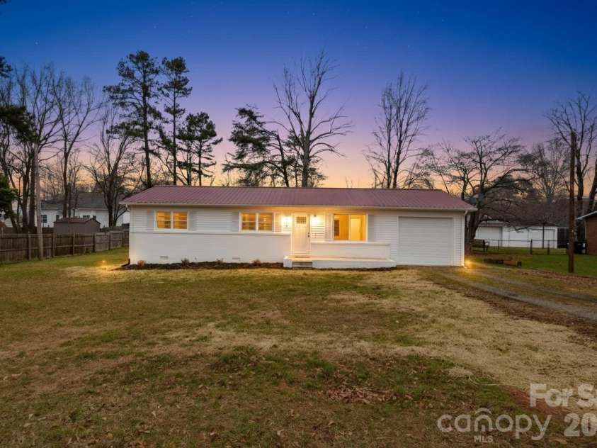 339 Eastway Drive, Troutman, NC 28166.  MLS# CAR4341435, YatesRealty ID 4058. 