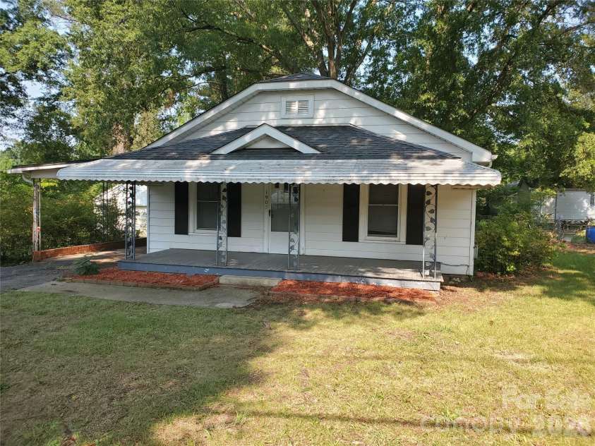 1905 Crestmont Avenue, Kannapolis, NC 28081.  MLS# CAR4409449, YatesRealty ID 40581. Front View