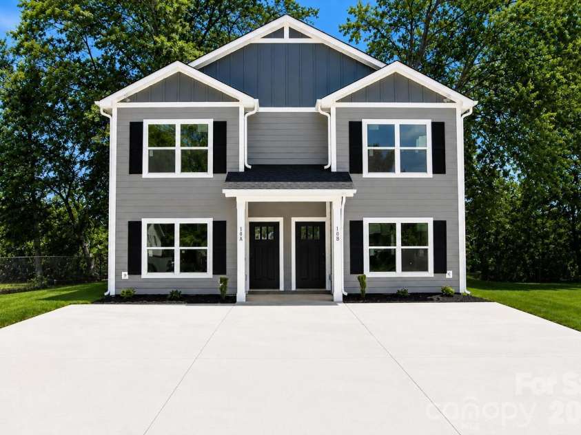 105-107 8th Avenue Drive, Hickory, NC 28601.  MLS# CAR4407408, YatesRealty ID 40583. 