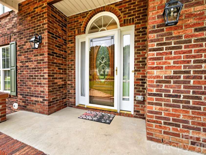 220 35th Avenue, Hickory, NC 28601.  MLS# CAR4409719, YatesRealty ID 40585. 