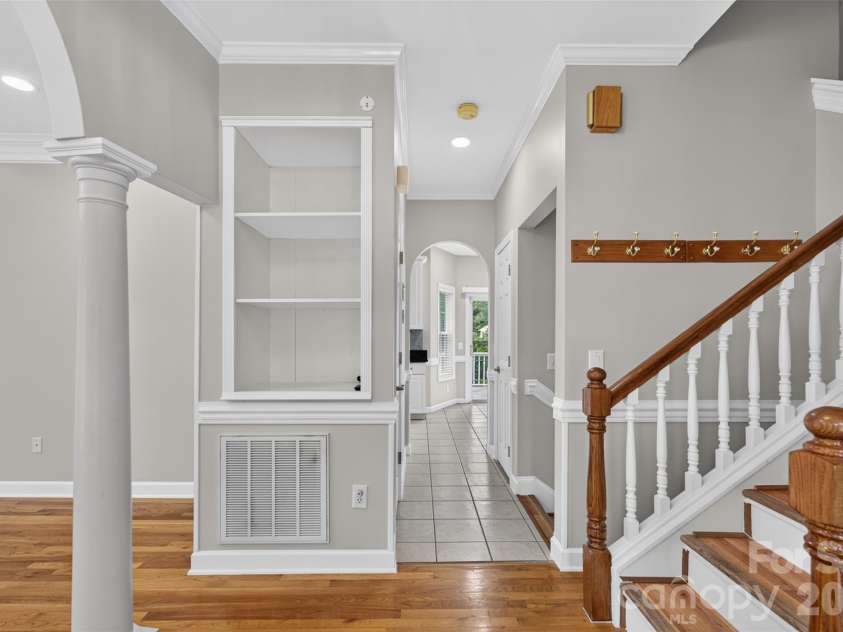 220 35th Avenue, Hickory, NC 28601.  MLS# CAR4409719, YatesRealty ID 40585. 