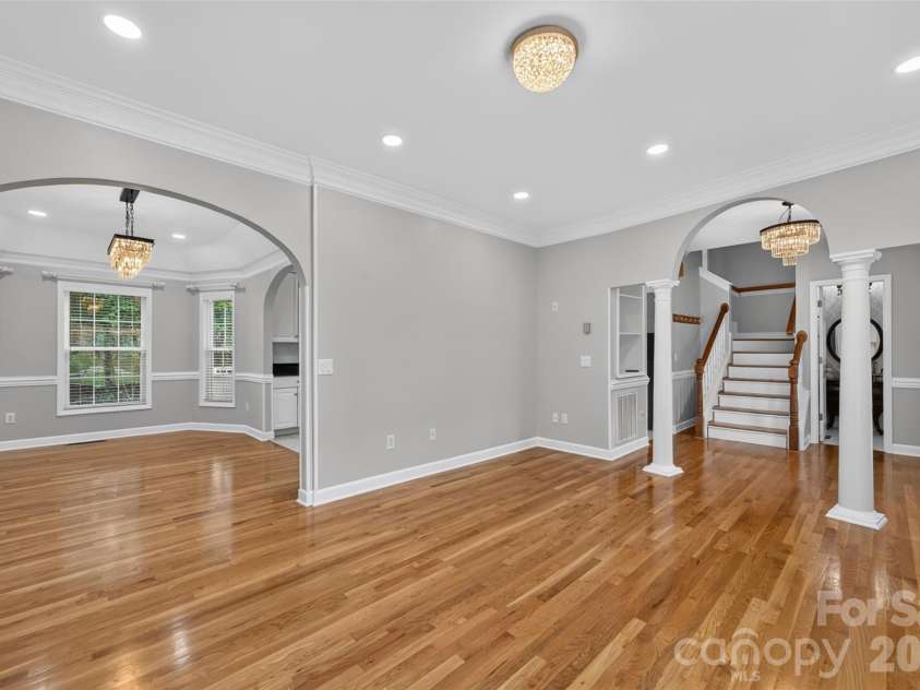 220 35th Avenue, Hickory, NC 28601.  MLS# CAR4409719, YatesRealty ID 40585. 