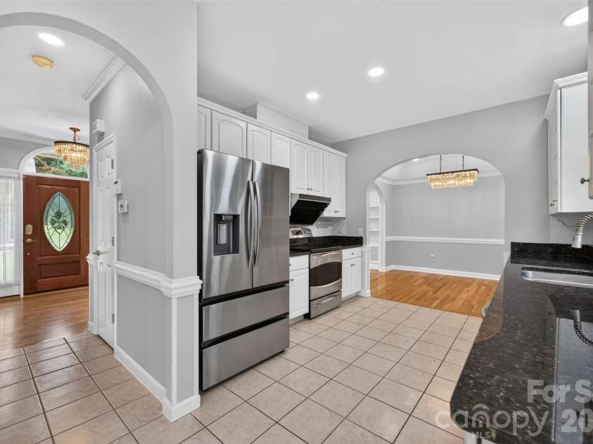 220 35th Avenue, Hickory, NC 28601.  MLS# CAR4409719, YatesRealty ID 40585. 