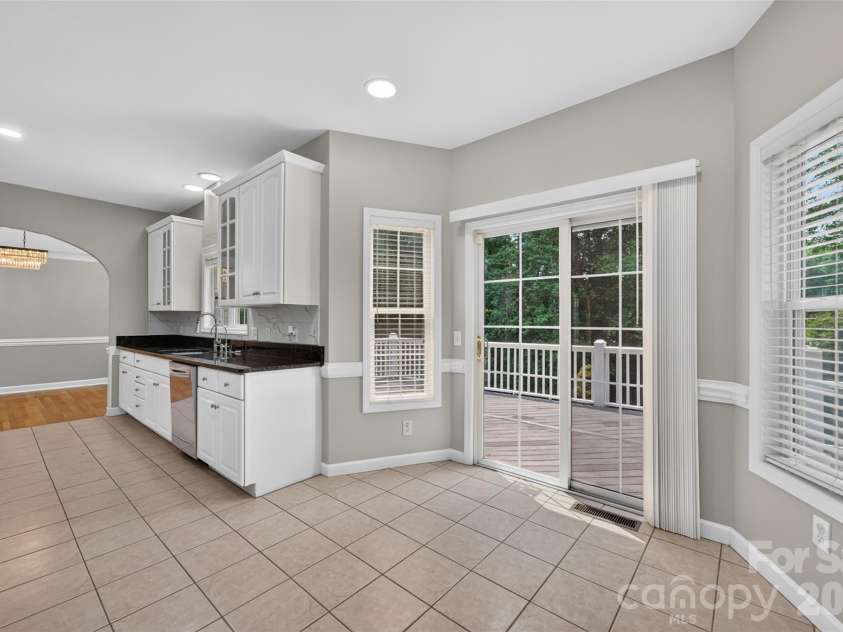 220 35th Avenue, Hickory, NC 28601.  MLS# CAR4409719, YatesRealty ID 40585. 