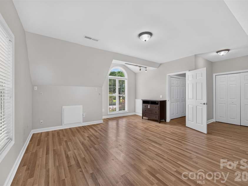 220 35th Avenue, Hickory, NC 28601.  MLS# CAR4409719, YatesRealty ID 40585. 