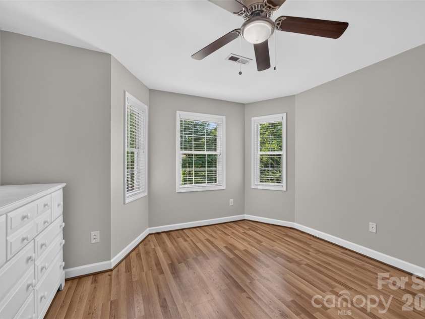220 35th Avenue, Hickory, NC 28601.  MLS# CAR4409719, YatesRealty ID 40585. 