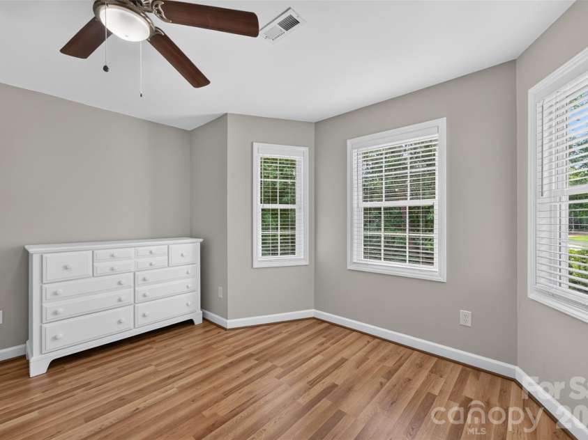 220 35th Avenue, Hickory, NC 28601.  MLS# CAR4409719, YatesRealty ID 40585. 