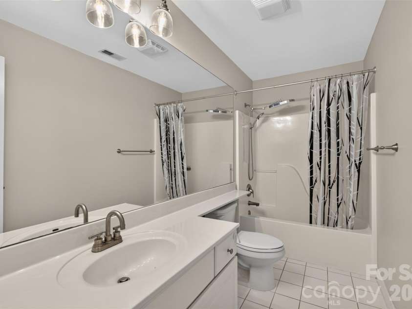 220 35th Avenue, Hickory, NC 28601.  MLS# CAR4409719, YatesRealty ID 40585. 