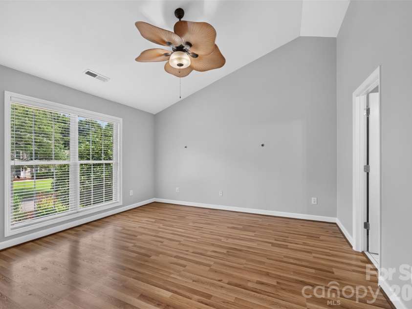 220 35th Avenue, Hickory, NC 28601.  MLS# CAR4409719, YatesRealty ID 40585. 