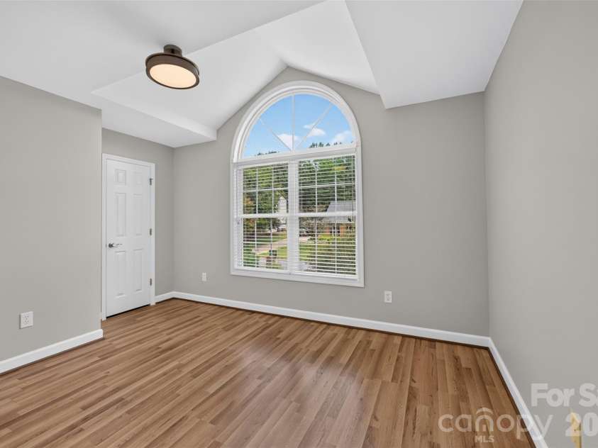 220 35th Avenue, Hickory, NC 28601.  MLS# CAR4409719, YatesRealty ID 40585. 