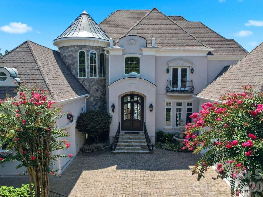 18332 Harbor Light Boulevard, Cornelius, NC 28031.  MLS# CAR4409925, YatesRealty ID 40586. 
