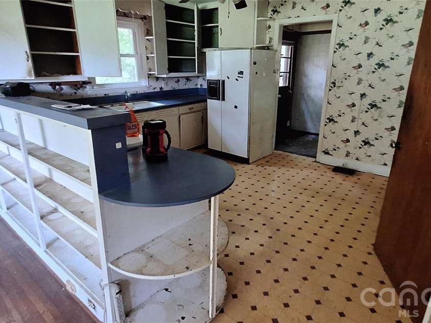 1036 Curve View Road, Lincolnton, NC 28092.  MLS# CAR4409839, YatesRealty ID 40588. Kitchen