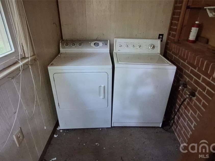 1036 Curve View Road, Lincolnton, NC 28092.  MLS# CAR4409839, YatesRealty ID 40588. Laundry