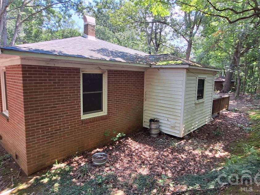 1036 Curve View Road, Lincolnton, NC 28092.  MLS# CAR4409839, YatesRealty ID 40588. Other side