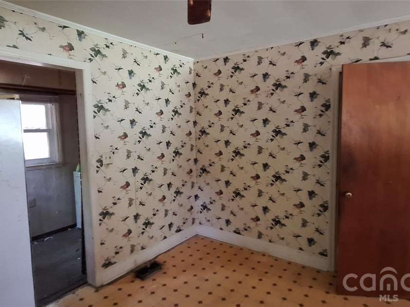 1036 Curve View Road, Lincolnton, NC 28092.  MLS# CAR4409839, YatesRealty ID 40588. Rest of kitchen