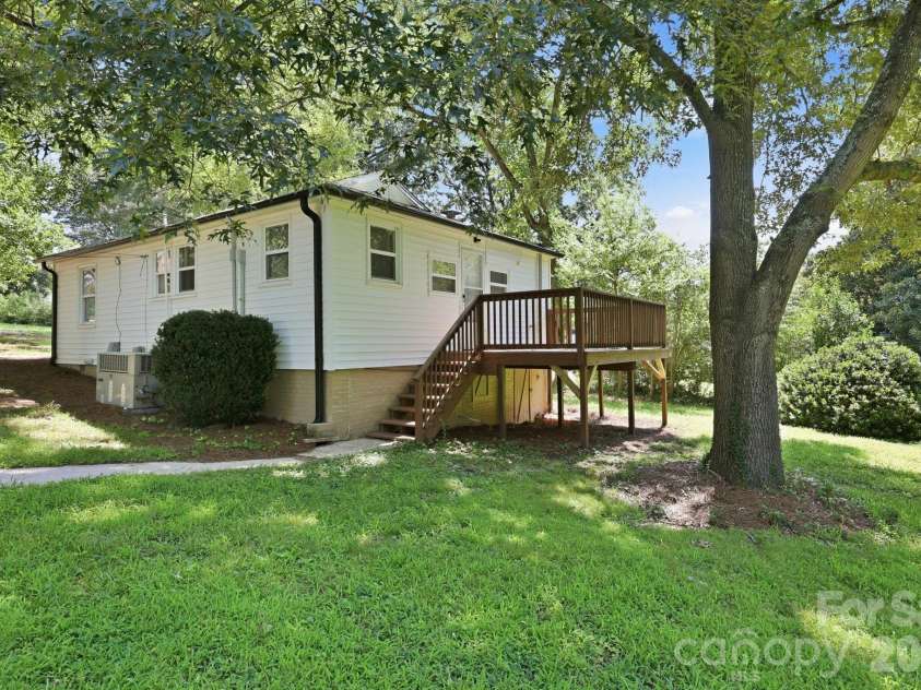 74 Pinecrest Drive, Concord, NC 28027.  MLS# CAR4404685, YatesRealty ID 40589. 