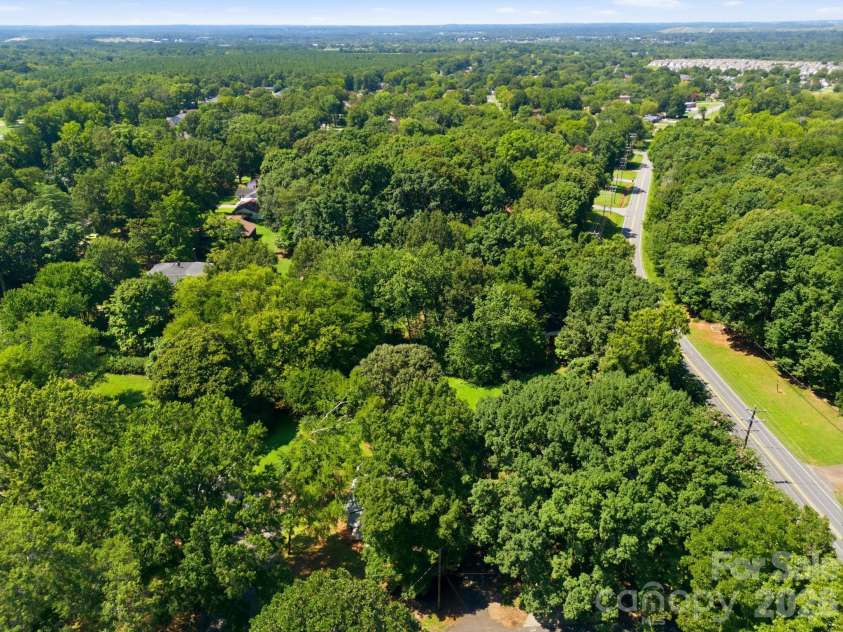 74 Pinecrest Drive, Concord, NC 28027.  MLS# CAR4404685, YatesRealty ID 40589. 
