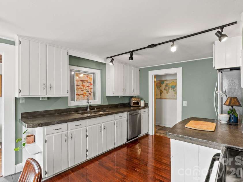 271 Pisgah View Road, Asheville, NC 28806.  MLS# CAR4352368, YatesRealty ID 4059. Ample Counter and Cabinet Space