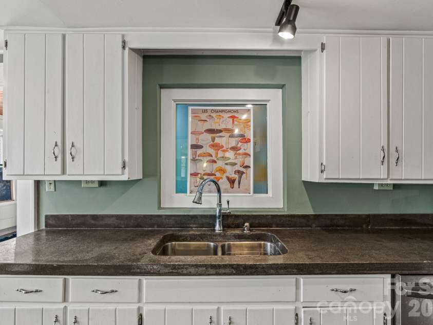 271 Pisgah View Road, Asheville, NC 28806.  MLS# CAR4352368, YatesRealty ID 4059. Custom Concrete Counters 
