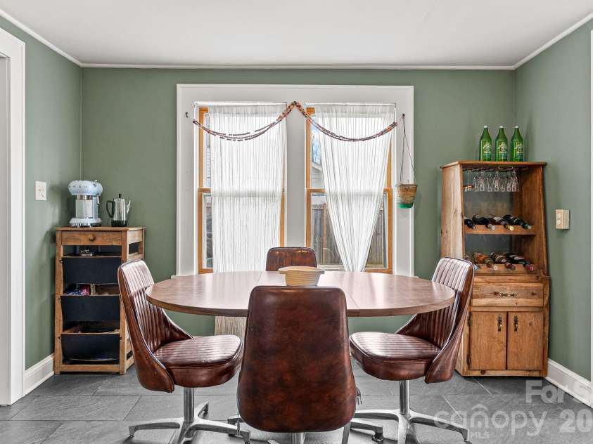 271 Pisgah View Road, Asheville, NC 28806.  MLS# CAR4352368, YatesRealty ID 4059. Dining Area 