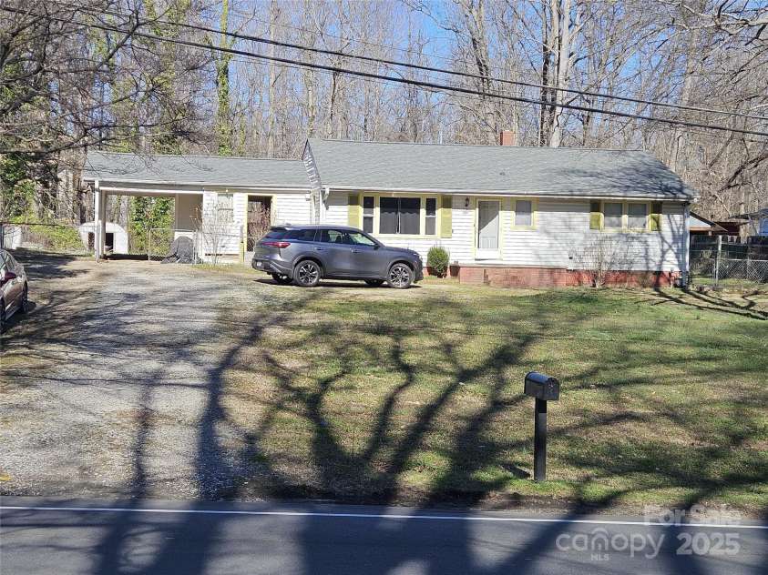 5924 Freedom Drive, Charlotte, NC 28214.  MLS# CAR4229088, YatesRealty ID 4059. FRONT