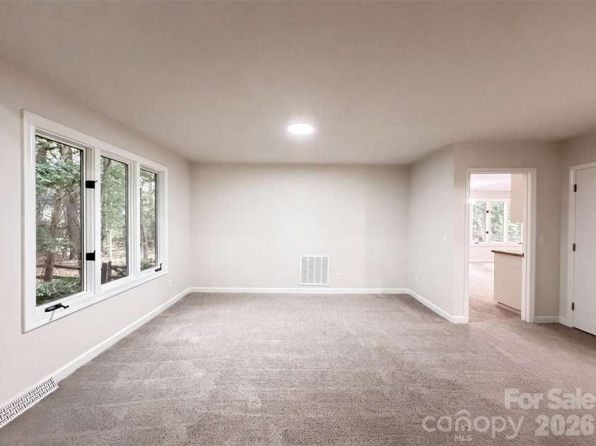 608 Amanda Drive, Matthews, NC 28104.  MLS# CAR4409974, YatesRealty ID 40590. 
