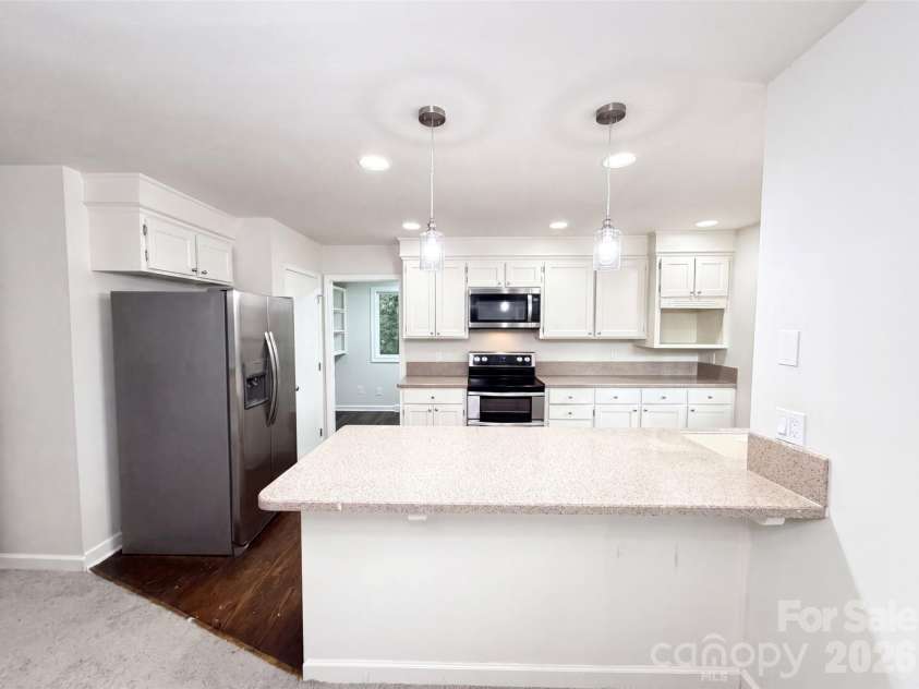 608 Amanda Drive, Matthews, NC 28104.  MLS# CAR4409974, YatesRealty ID 40590. 