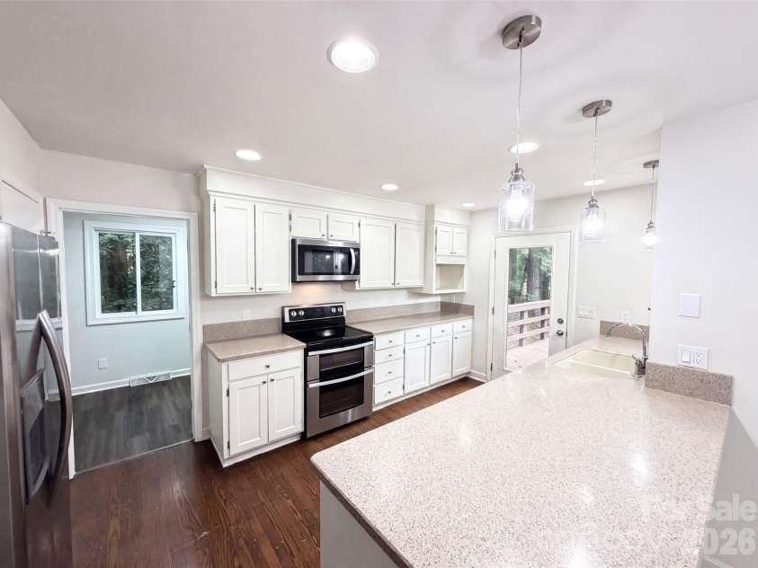 608 Amanda Drive, Matthews, NC 28104.  MLS# CAR4409974, YatesRealty ID 40590. Staged Photo