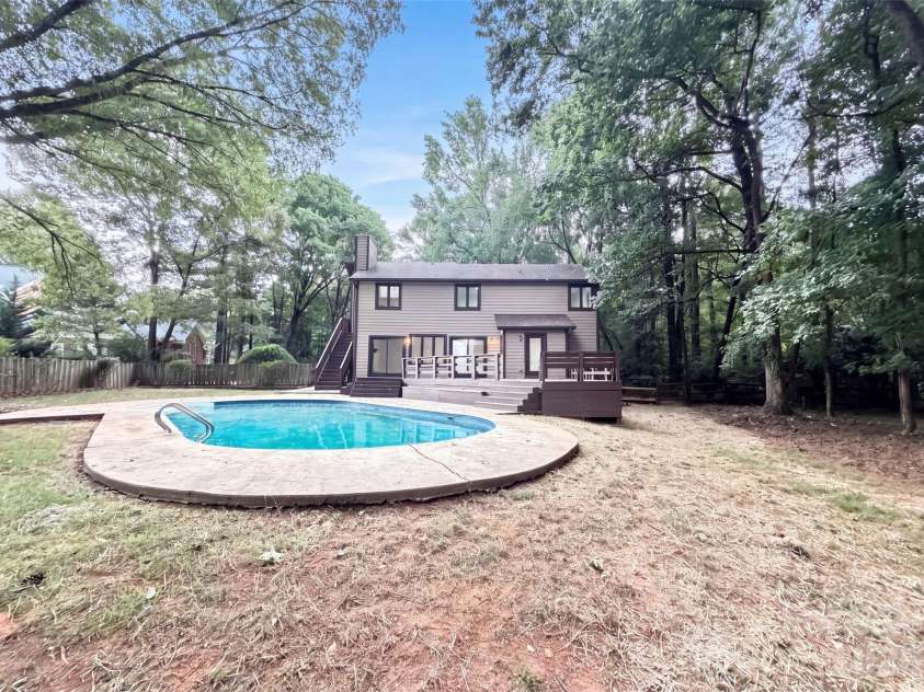 608 Amanda Drive, Matthews, NC 28104.  MLS# CAR4409974, YatesRealty ID 40590. Staged Photo